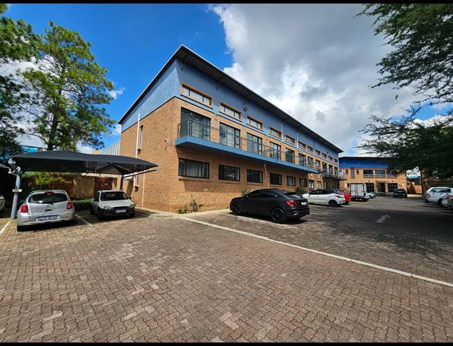 466M² OFFICE TO LET IN NORTH RIDING